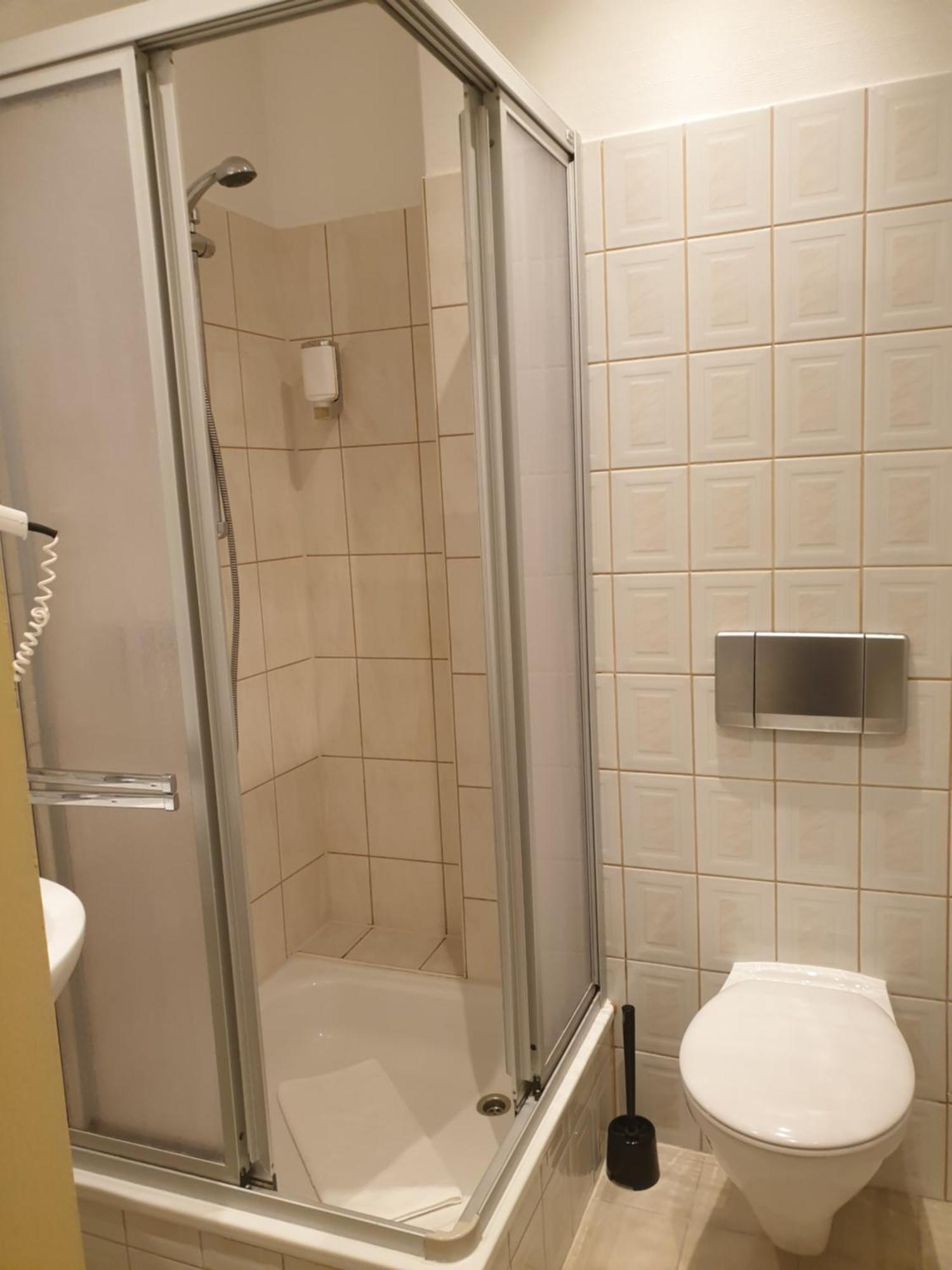 Viadrina Rooms & Apartments Frankfurt-Oder Am Park Im Zentrum Frankfurt  Extérieur photo