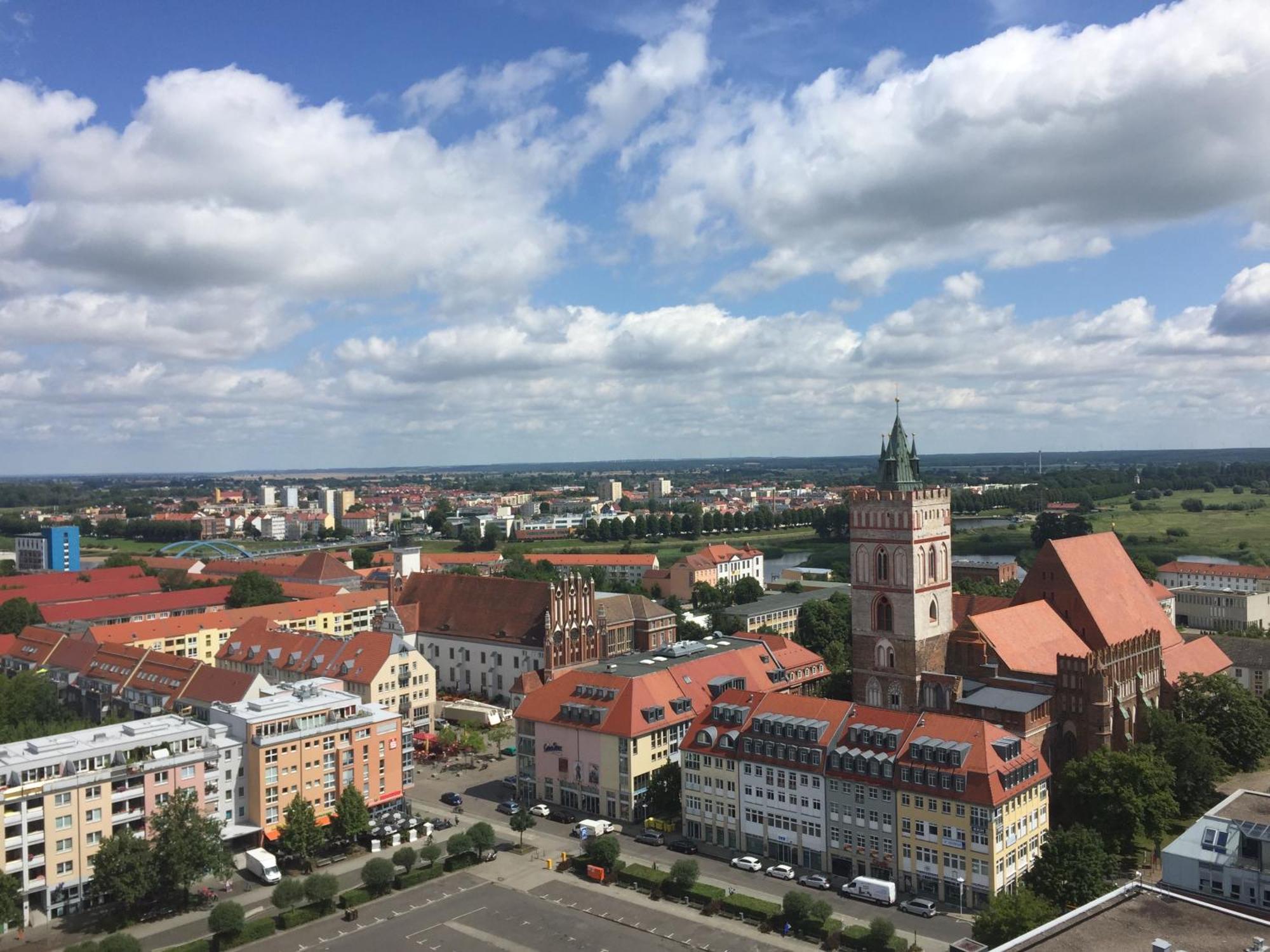 Viadrina Rooms & Apartments Frankfurt-Oder Am Park Im Zentrum Frankfurt  Extérieur photo